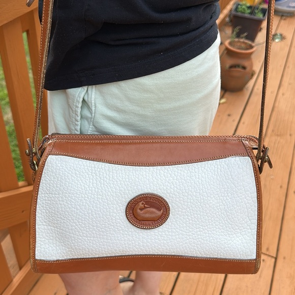 Vintage DOONEY & BOURKE off white two tone leather classic zip top shoulder bag - Picture 10 of 15